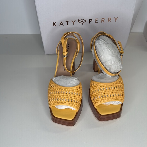 Katy Perry the steady ankle strap heels size 8.5M in pineapple wicker new in box - Picture 2 of 14